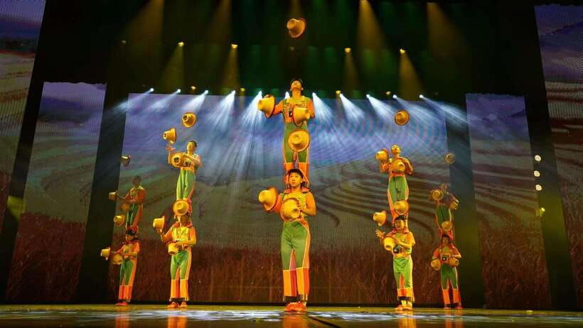 red-theatre-beijing-acrobatic-show-tickets