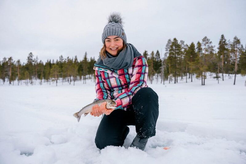 saariselka-ice-fishing-adventure