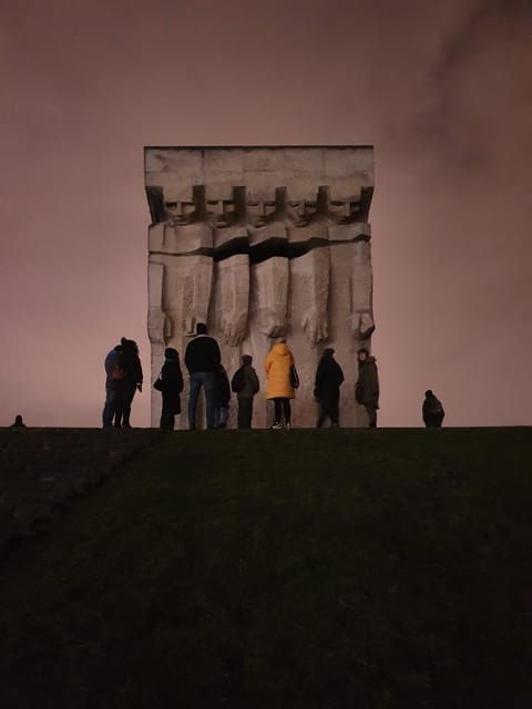 schindlers-list-tour-by-evening