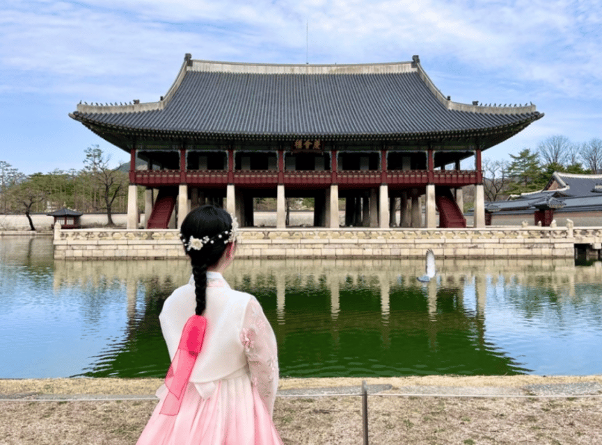 seoul-gyeongbokgung-hanok-village-n-seoul-tower