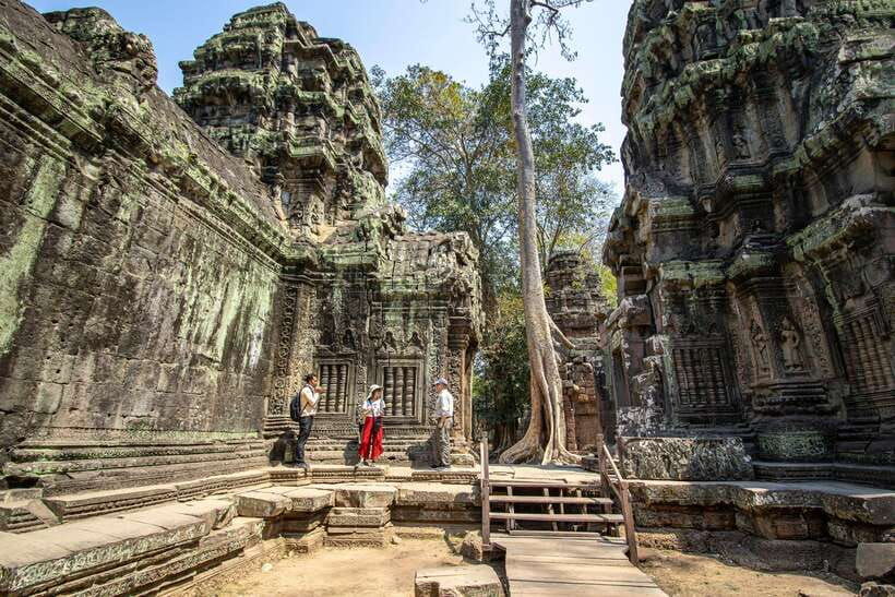 siem-reap-angkor-archaeological-park-private-guided-tour
