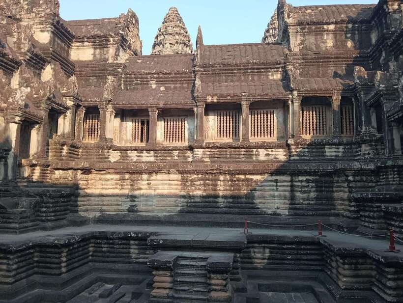 siem-reap-angkor-full-day-group-tour-with-japanese-guide