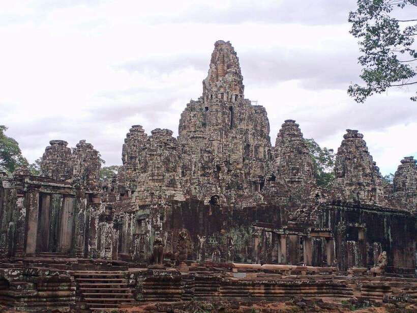 siem-reap-angkor-wat-and-banteay-srei-temple-day-tour
