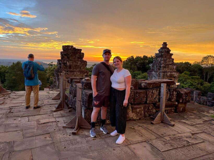 siem-reap-angkor-wat-small-group-day-tour-and-sunset