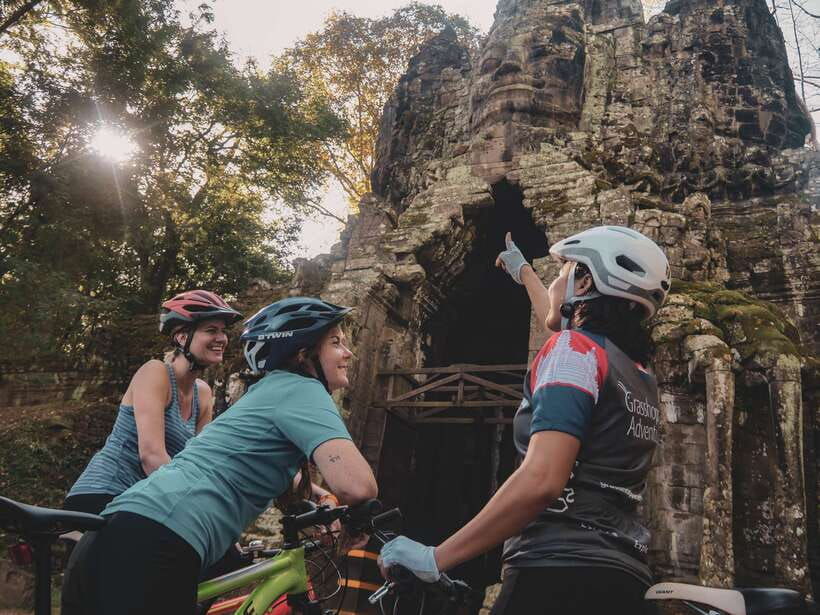siem-reap-bike-the-angkor-temples-guided-tour-with-lunch