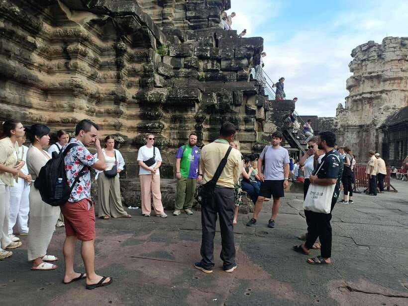 small-group-full-day-angkor-wat-guide-tour-with-sun-set