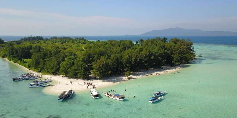 snorkelling-islandhopping-tour-karimunjawa-private-tour