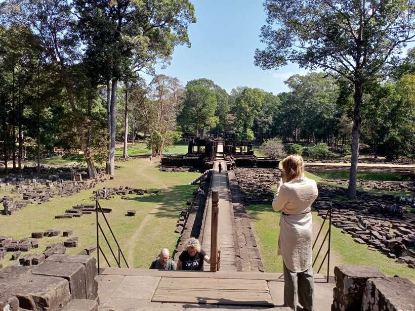 sun-rise-small-group-day-tour-to-temples-of-angkor