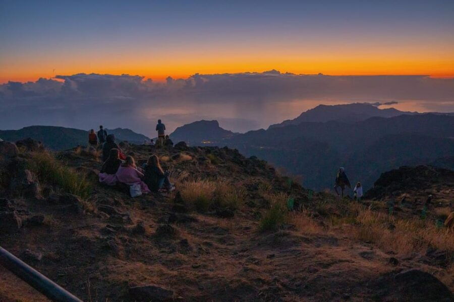 sunrise-tour-pico-do-areiro-half-day-4x4-tour-2