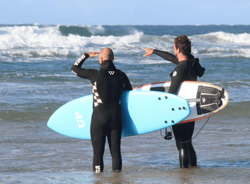 surfing-lessons-guiding
