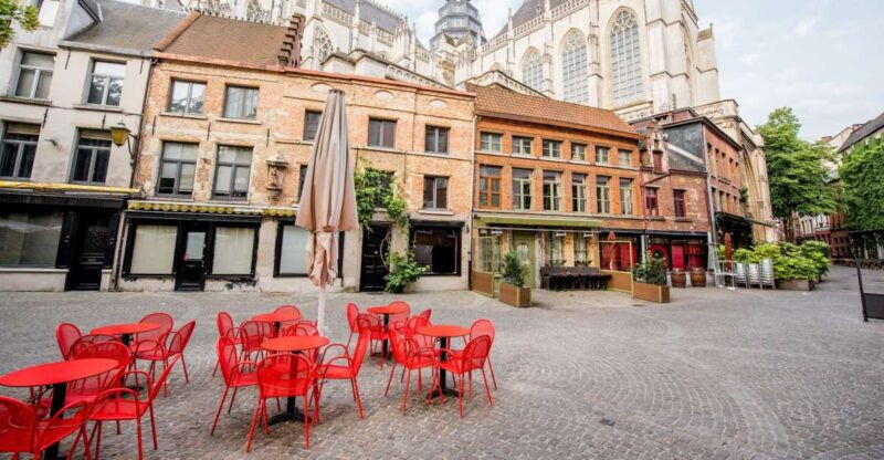 surprise-tour-of-antwerp-guided-by-a-local