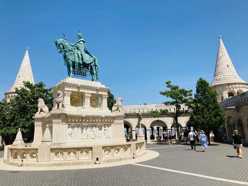 the-stories-of-the-buda-castle-walking-tour