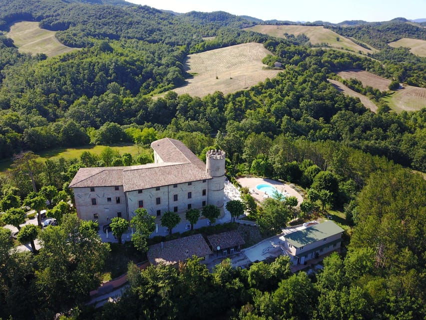 the-tour-of-the-castles-of-gubbio-is-a-route-by-e-bike