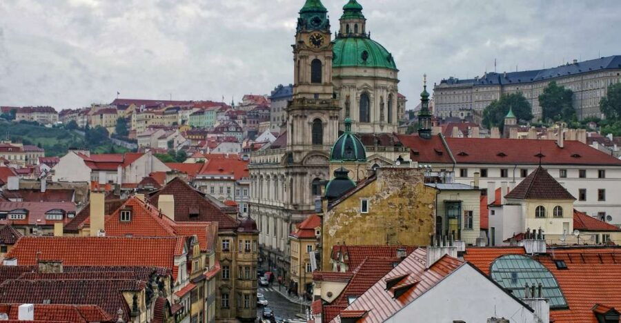 tour-around-prague-castle-and-lesser-town-in-spanish