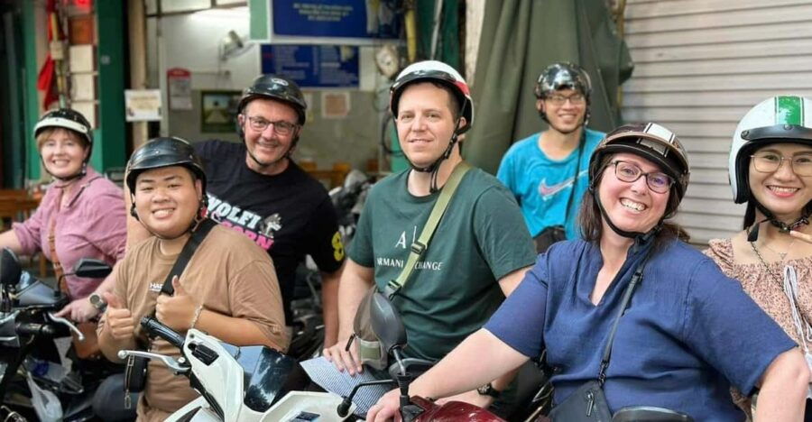touring-saigon-city-by-motorbike