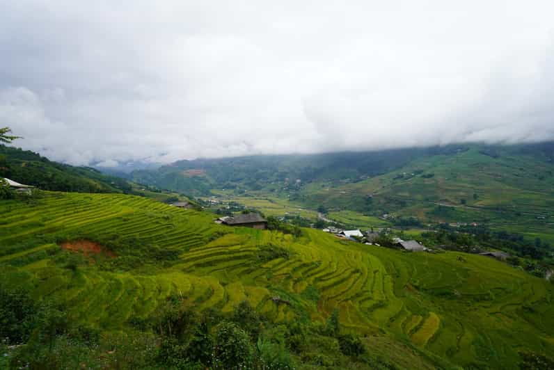 trek-to-local-ethnic-villages-muong-hoa-valley-guide-lunch
