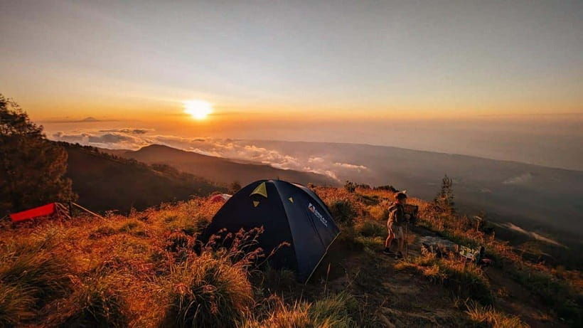 trekking-mount-rinjani-2-days-1-night-to-crater-rim