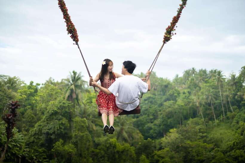 ubud-2-waterfalls-swing-monkey-forest-with-photographer