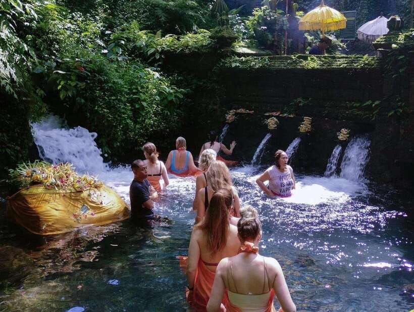 ubud-mangening-water-temple-tour-with-spiritual-cleansing