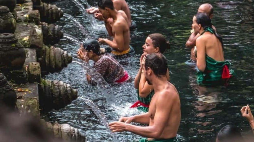 ubud-monkey-forest-rice-terraces-templepetanu-waterfall