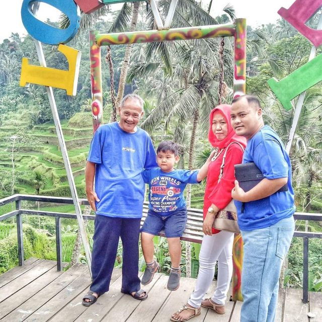 ubud-private-tour-monkey-forest-rice-terraces-waterfall