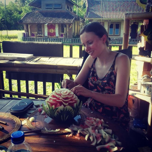 ubud-three-hour-balinese-decorative-fruit-carving-class