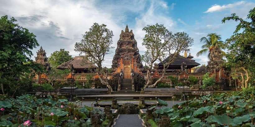 ubud-twilight-rice-terraces-art-cultural-feast