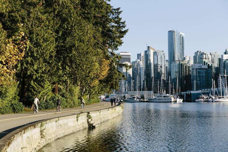 vancouver-day-tour-stanley-park-capilano-suspension-bridge