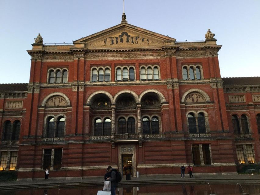 victoria-and-albert-museum-highlights-tour