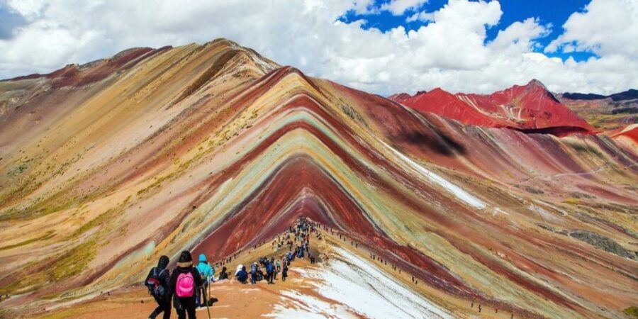 vinicunca-rainbow-mountain-full-day-trek