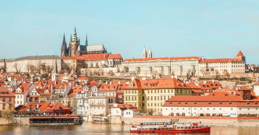 vip-food-and-sightseeing-tour-7-hours-private-prague-tour
