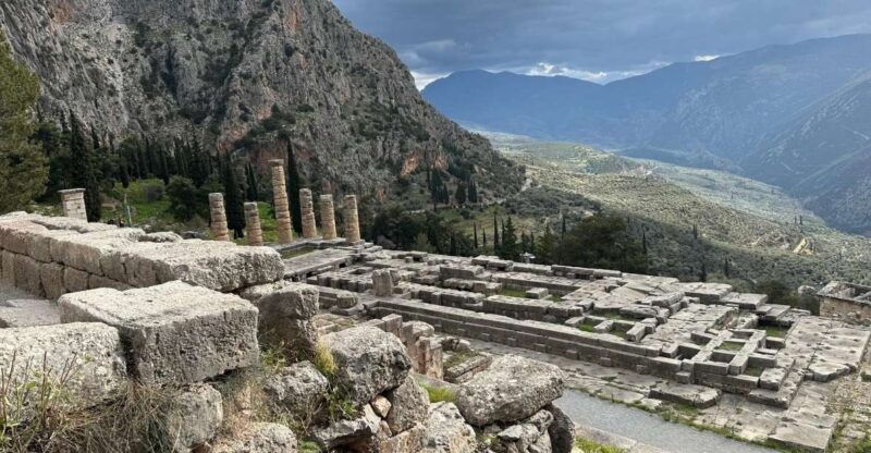 visit-thermopylae-delphi-navel-of-earth-private-tour-8h