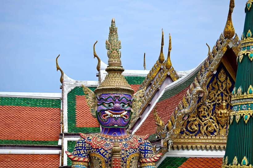 walking-tour-grand-palace-emerald-buddha-and-wat-pho