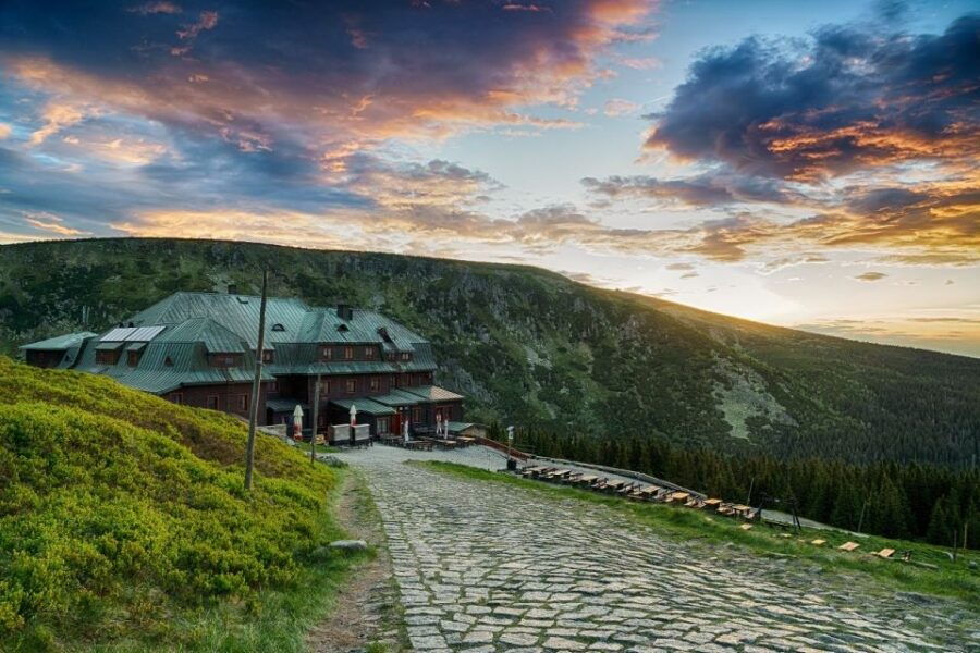 wroclaw-day-tour-to-giant-mountains-karpacz-palaces-valley