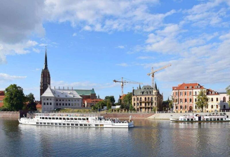 wroclaw-long-city-walk-and-luxury-ship-cruise-for-groups