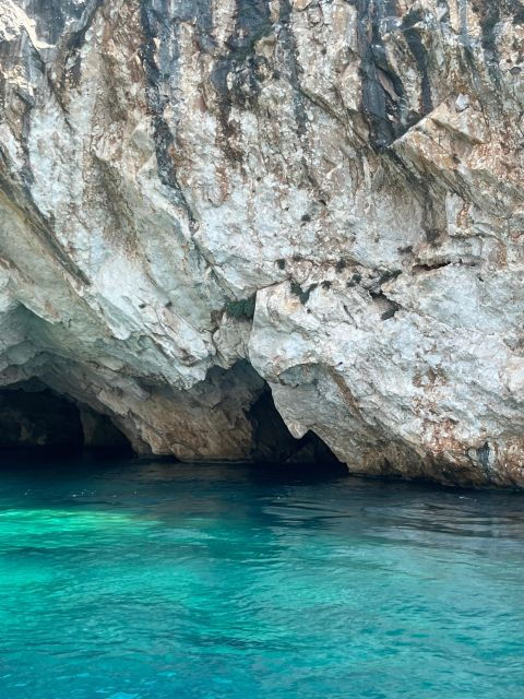 zakynthos-shipwreck-beach-with-blue-caves-land-sea-tour