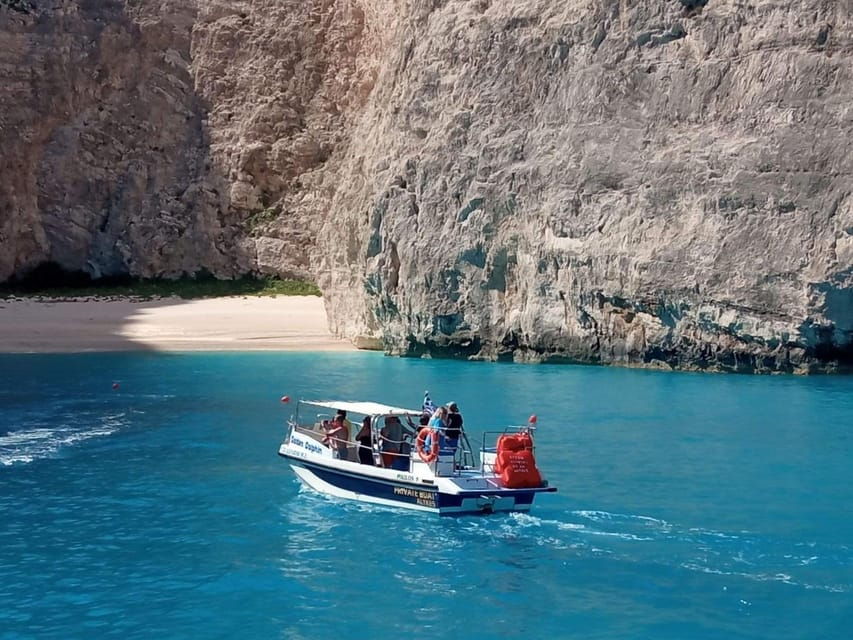 zakynthos-xigia-navagio-shipwreck-and-blue-caves-boat-tour