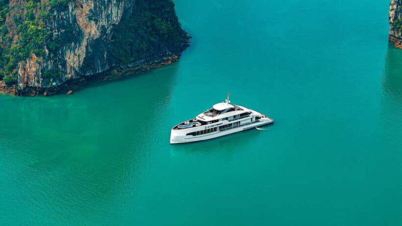 1day-5-stars-cruiseswimminghiking-kayaking