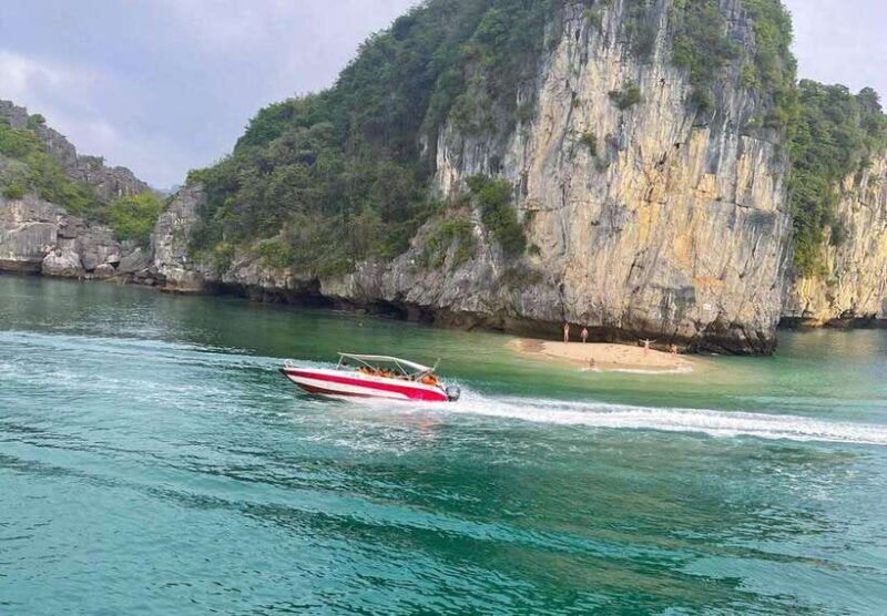 2-hour-private-canoe-discover-the-best-of-ha-long-bay
