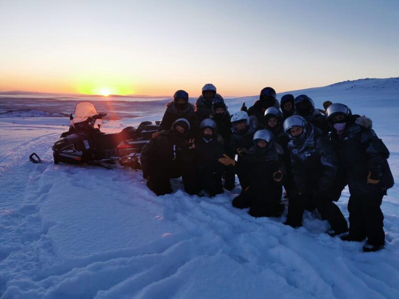 2-hour-snowmobiling-experience