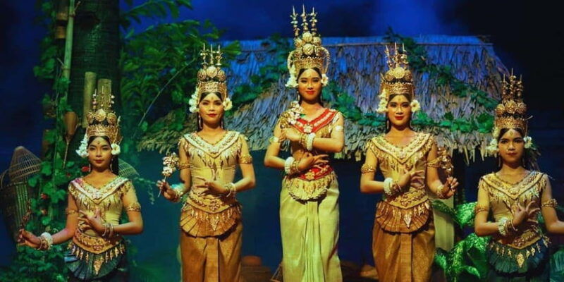 2-hour-traditional-dinner-show-with-free-transfer
