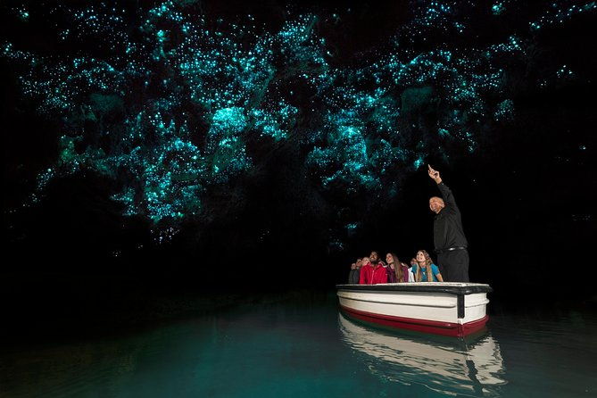 5-Day Bay of Islands Rotorua Waitomo Caves and Hobbiton Tour from Auckland - Day 2: The Northernmost Point – Cape Reinga