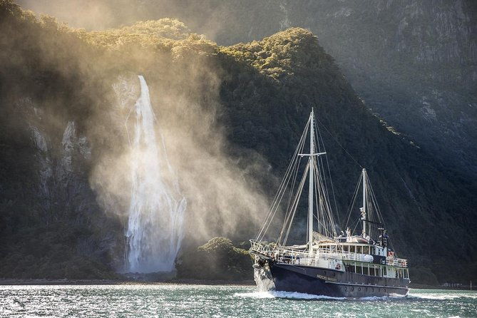 5 Day South Island Circut: Trains, Glaciers and Milford Sound from Christchurch - Greymouth and Franz Josef: West Coast Wonders