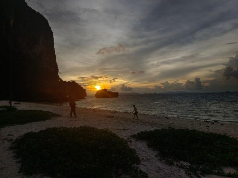 7-island-sunset-by-speed-boat