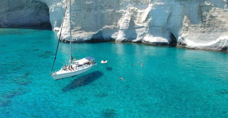 adamantas-milos-sightseeing-sailboat-cruise