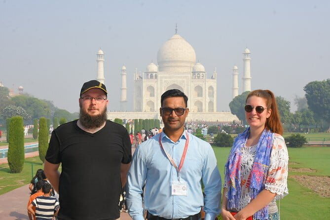Agra: Fast-Track Taj Mahal Entry Ticket + Optional Guided Tour - Breakdown of the Tour Experience