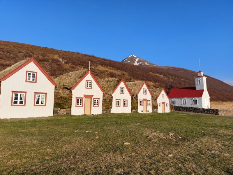akureyri-godafoss-laufas-the-christmas-house-combo-tour