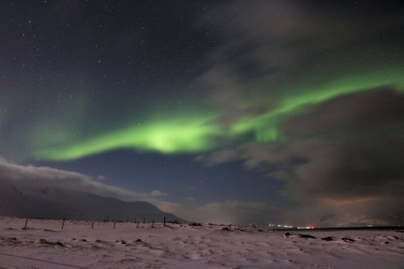 akureyri-hunt-for-the-northern-lights-photography-tour
