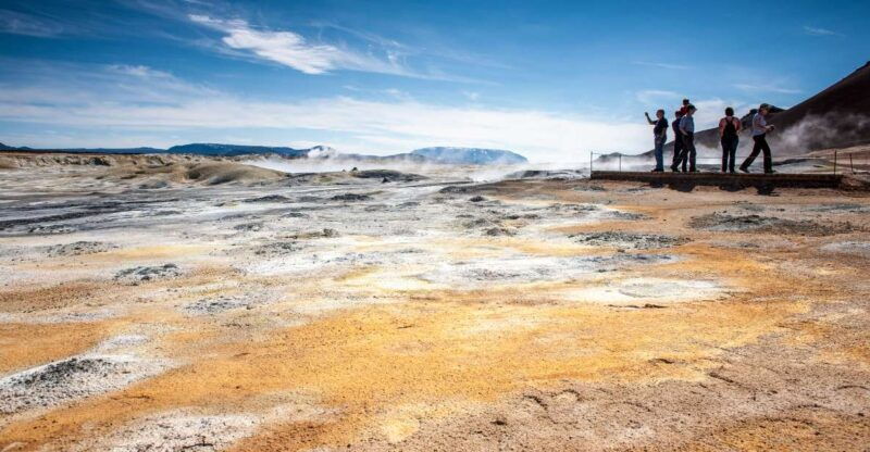 akureyri-lake-myvatn-and-godafoss-waterfall-tour