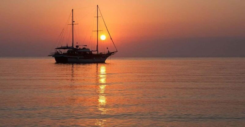 alanya-sunset-boat-includes-soft-drinks-and-dinner